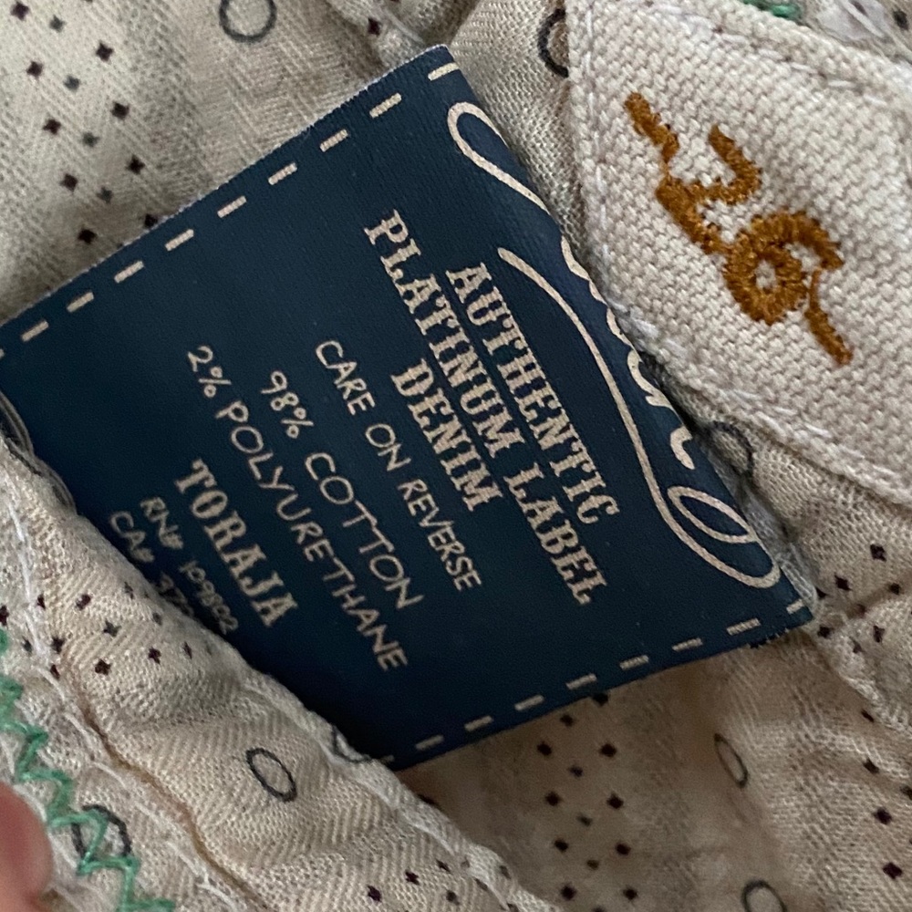 NWT Stitch's cream woman's plus pants 26 - Picture 4 of 5